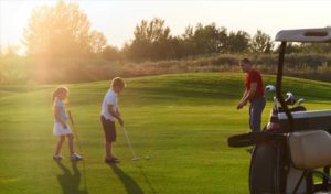 Top 3 résidences Lagrange pour jouer au golf en famille