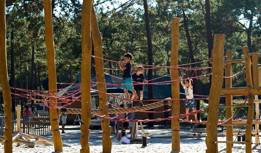 huttopia campings villages et lacs camping lac de carcans aire de jeux