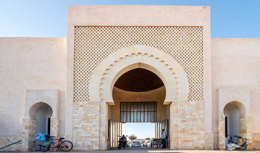 Visiter l'atypique souk El Had à la fois moderne et authentique 