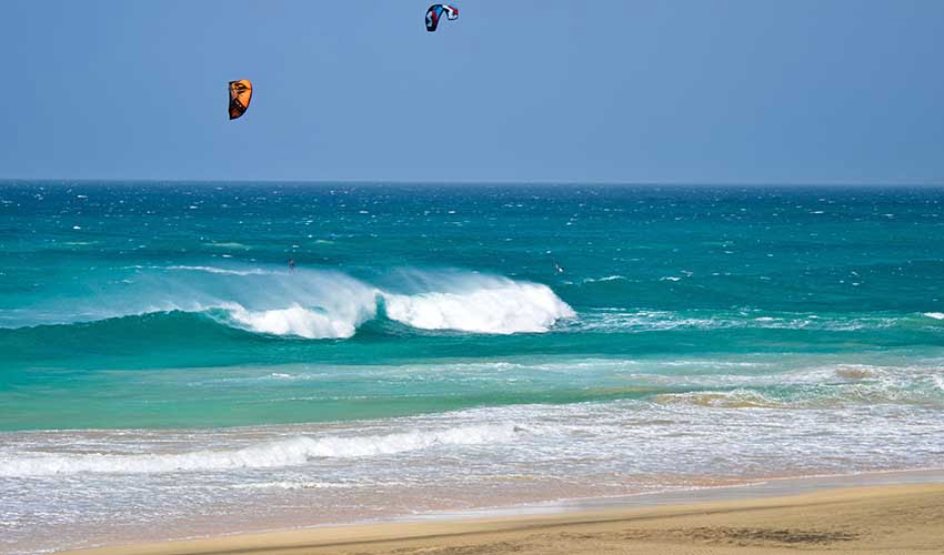 Pratiquez le Kitesurf a Kite Beach