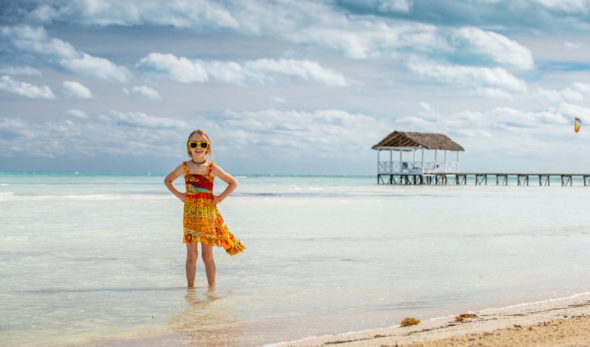 Petite fille en vacances à Cayo Coco - Cuba
