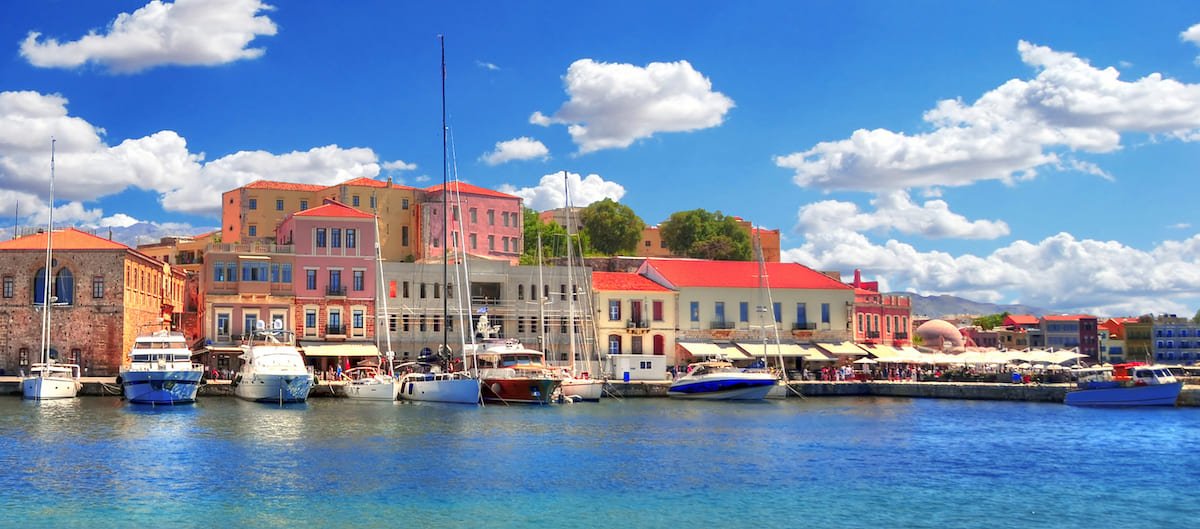 Port vénitien de Chania en crête, un destination à explorer de son club vacances en Grèce.