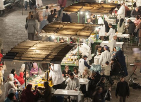 Etales de street food de la place Jemâa el Fna.