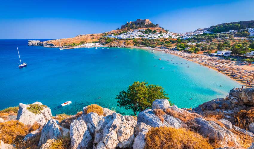 Magnifique vue d'une île du Dodécanèse