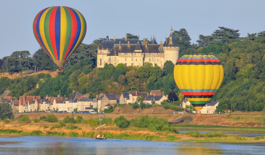 Survoler les châteaux de la Loire en montgolfière