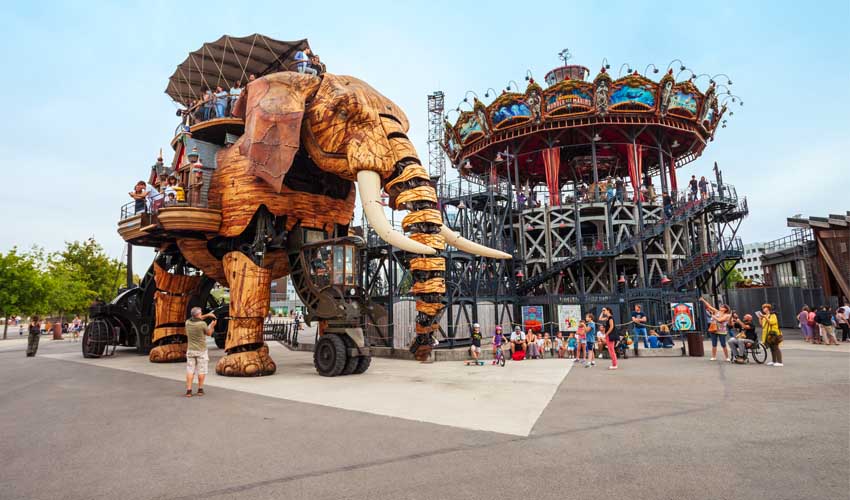 Festival de Nantes avec des attractions pour les enfants