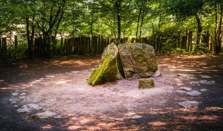 Le tombeau de Merlin dans la Forêt de Brocéliande