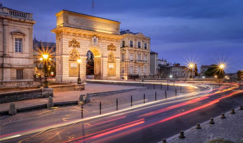 Arc de triomphe à Montpellier dans le sud de la France  
