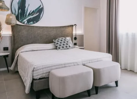 Himera Beach Club : chambre jusqu'à 4 personnes