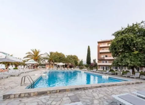 Hôtels-clubs du Péloponnèse : comparez les clubs famille dans le Péloponnèse