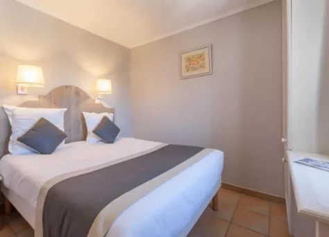 Pont Royal en Provence : chambre jusqu'à 8 personnes