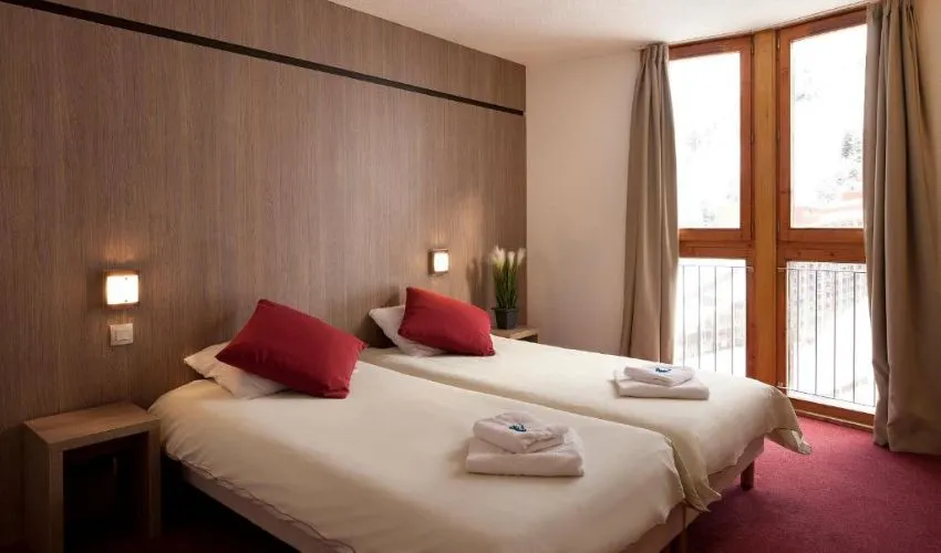 Village Les Mélèzes : chambre jusqu'à 4 personnes