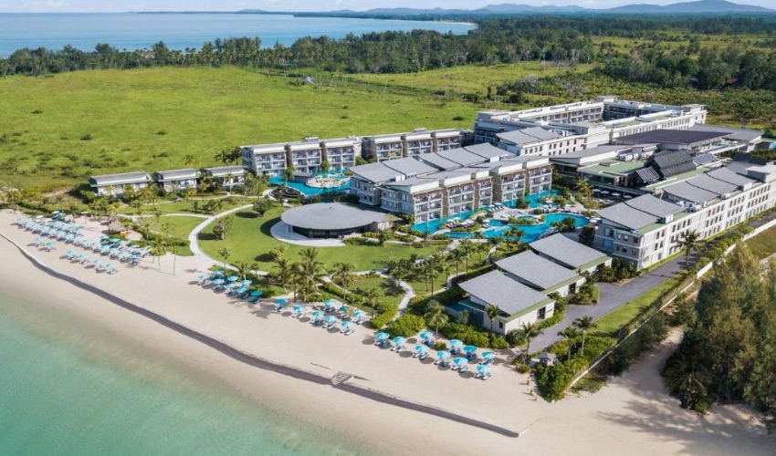 Le Meridien Khao Lak Resort & Spa