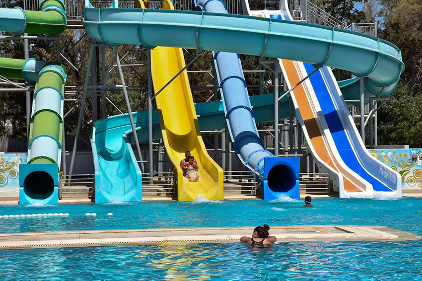 toboggans variés et colorés