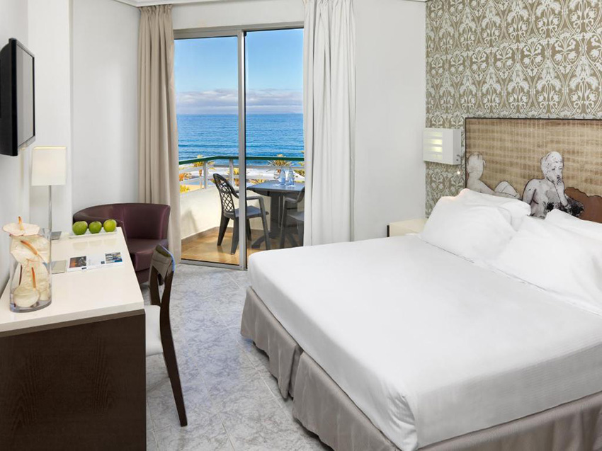 chambre du h10 las palmeras avec vue sur la mer