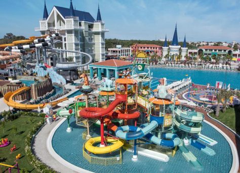 Les 16 meilleurs hôtels avec parc aquatique à Antalya