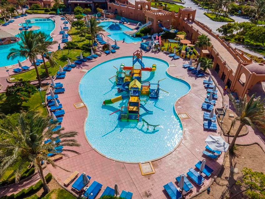 Akassia Swiss Resort zone enfants avec jeux aquatiques