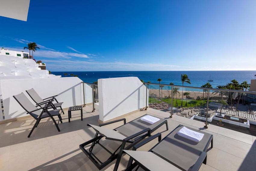 Hôtel Riu Palace Calypso avec terrasse depuis la chambre vue sur la mer