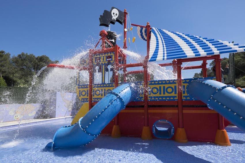 Rosamar Garden Resort bateau pirate pour les enfants