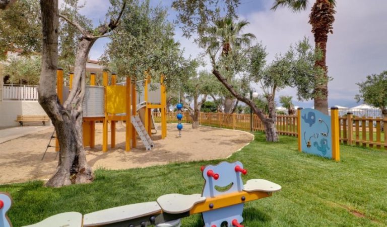 Club vacances Calamos Beach Family Club équipements