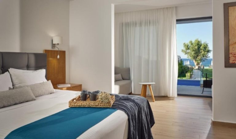 Club vacances Hôtel Cavo Orient Beach Hotel et Suites chambre