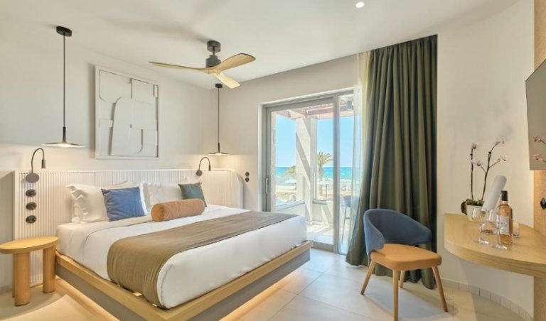 Club vacances Paralos Kosta Alímia chambre