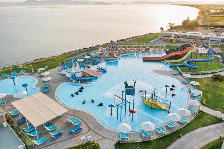 White Olive Marine Aquapark Resort vue sur le parc aquatique