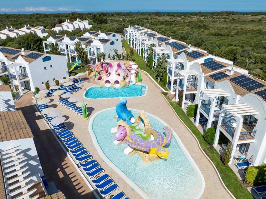 MarSenses Paradise Club Hotel vue aérienne sur les infrastructures aquatiques en forme d'animaux