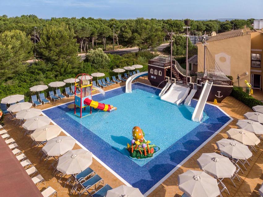 Zafiro Menorca vue aérienne sur l'espace aquatique pour enfants