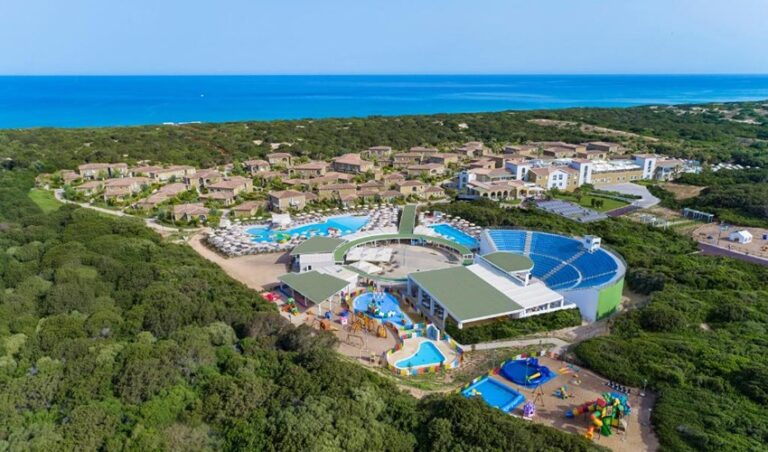 Club vacances Hôtel Is Serenas Badesi équipements